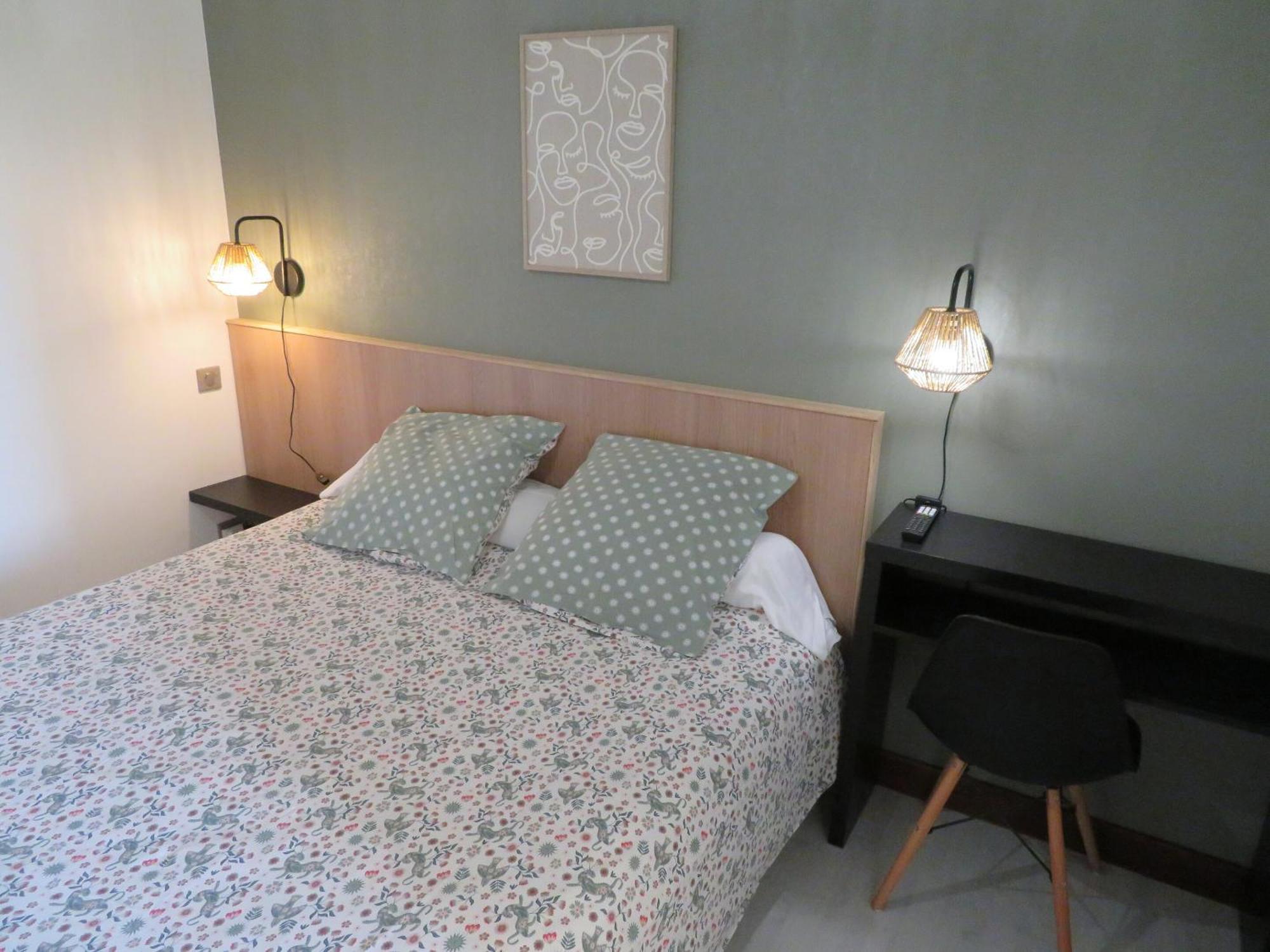 Auberge D'Ici Et D'Ailleurs Cressensac-Sarrazac Phòng bức ảnh